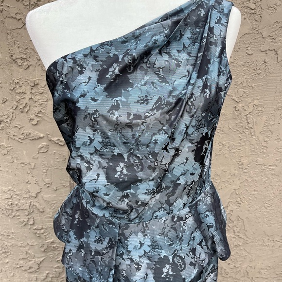 David Meister One-Shoulder Floral Gown with Peplum - Size 6 - Picture 8 of 8